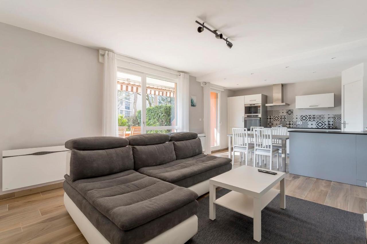 Suite Granges En Rez-De-Jardin Pour 4 Voyageurs Lyon Eksteriør billede