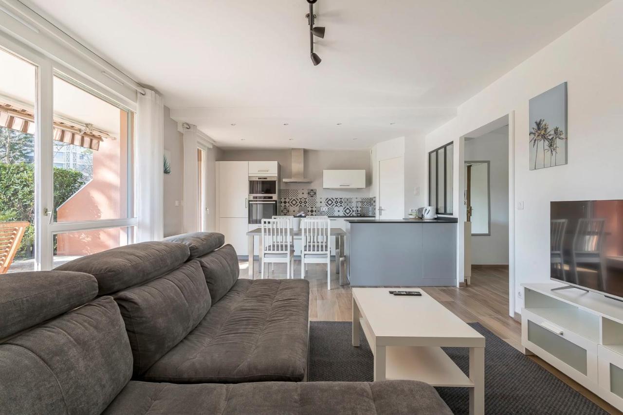 Suite Granges En Rez-De-Jardin Pour 4 Voyageurs Lyon Eksteriør billede