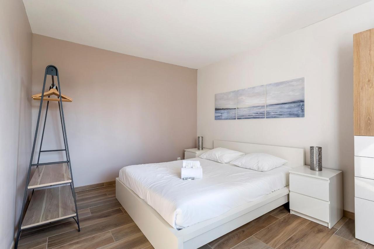 Suite Granges En Rez-De-Jardin Pour 4 Voyageurs Lyon Eksteriør billede