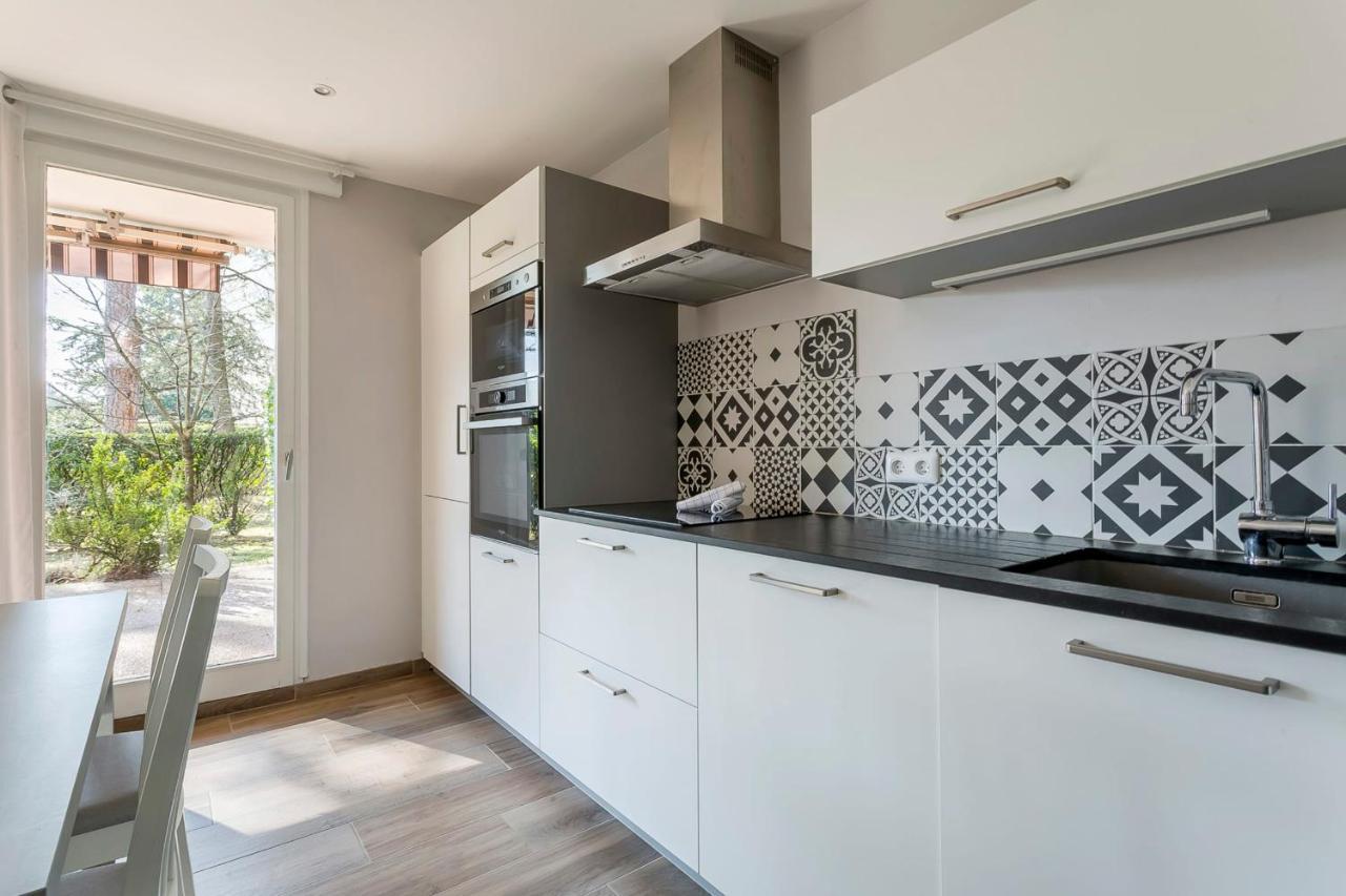Suite Granges En Rez-De-Jardin Pour 4 Voyageurs Lyon Eksteriør billede
